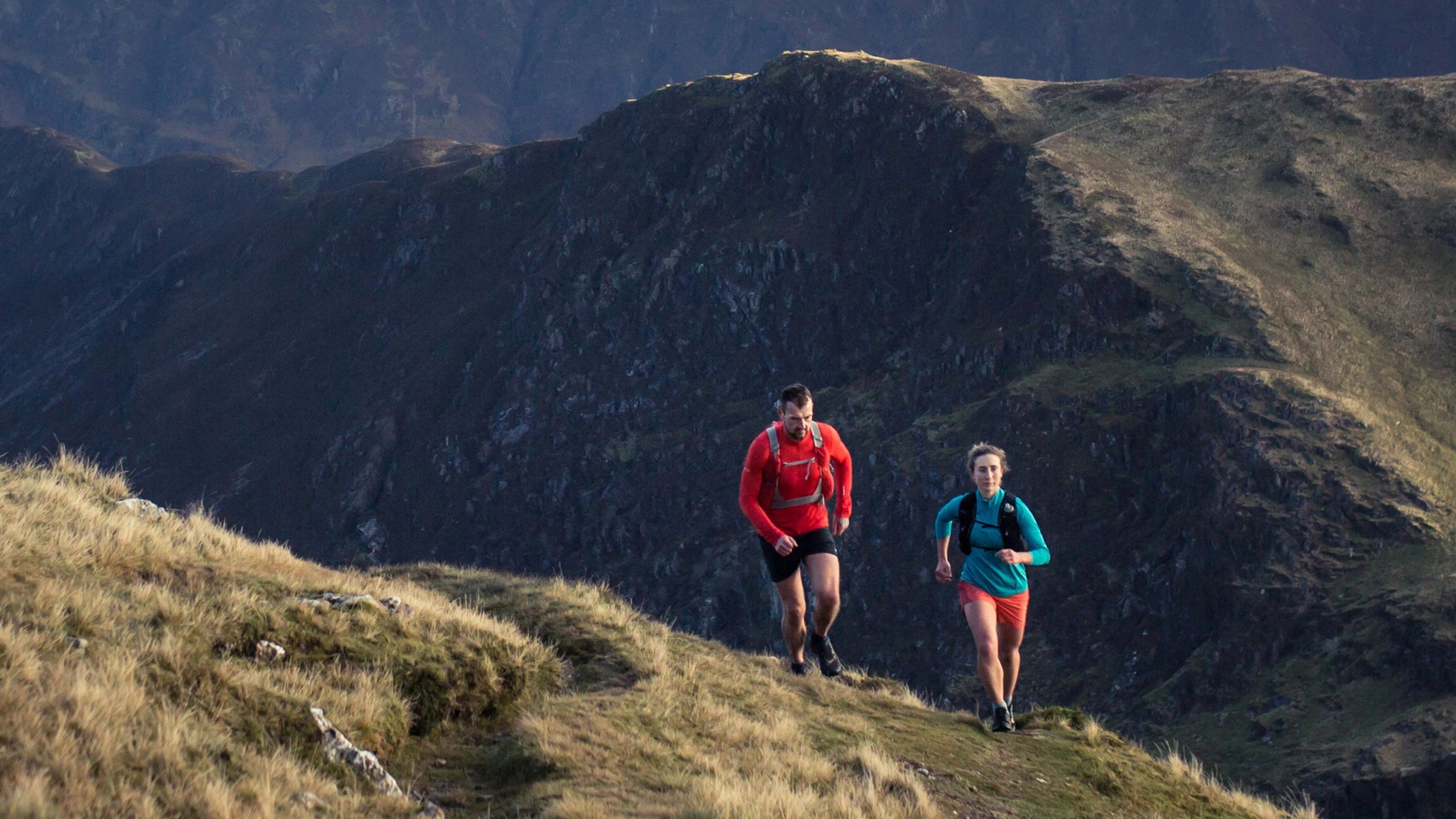 runners on mountain